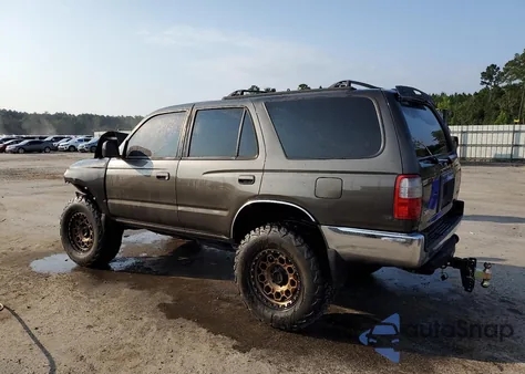 1998 Toyota 4Runner Sr5 z USA, uszkodzony, nr VIN JT3HN86R1W0149653